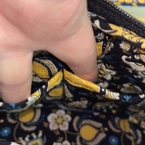 Vera Bradley - Ellie Blue Purse *RETIRED* Excellent Condition - Elephant Pattern - Picture 5 of 9